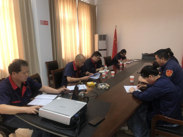 第二建筑工程事業(yè)部開展外協(xié)隊(duì)伍管理培訓(xùn) 第二建筑工程事業(yè)部開展外協(xié)隊(duì)伍管理培訓(xùn)