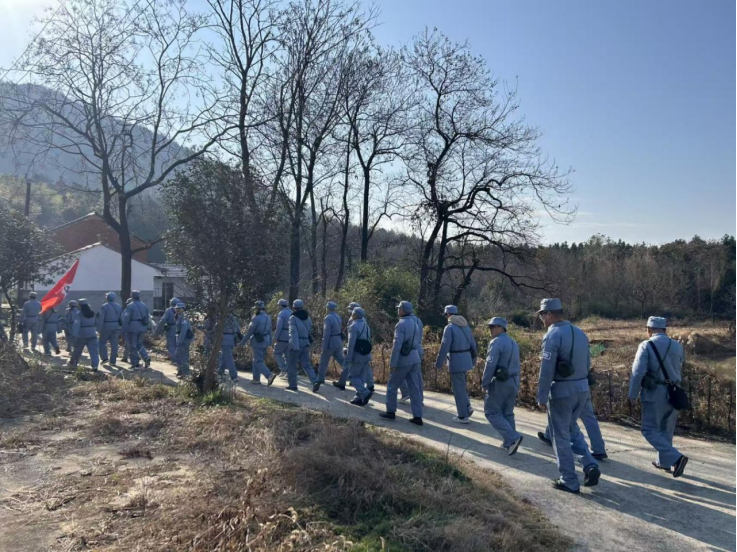 黨群黨支部等聯(lián)合開(kāi)展主題黨日活動(dòng) 黨群黨支部等聯(lián)合開(kāi)展主題黨日活動(dòng)